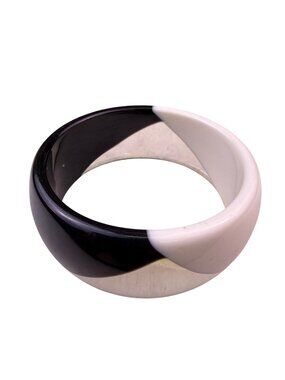 Vintage Black & White Lucite Mod Style Bangle Bracelet Retro Look